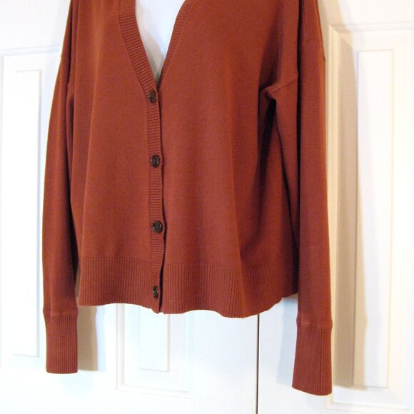 LOFT | Relaxed V-Neck Cardigan Sweater - Picture 5 of 9